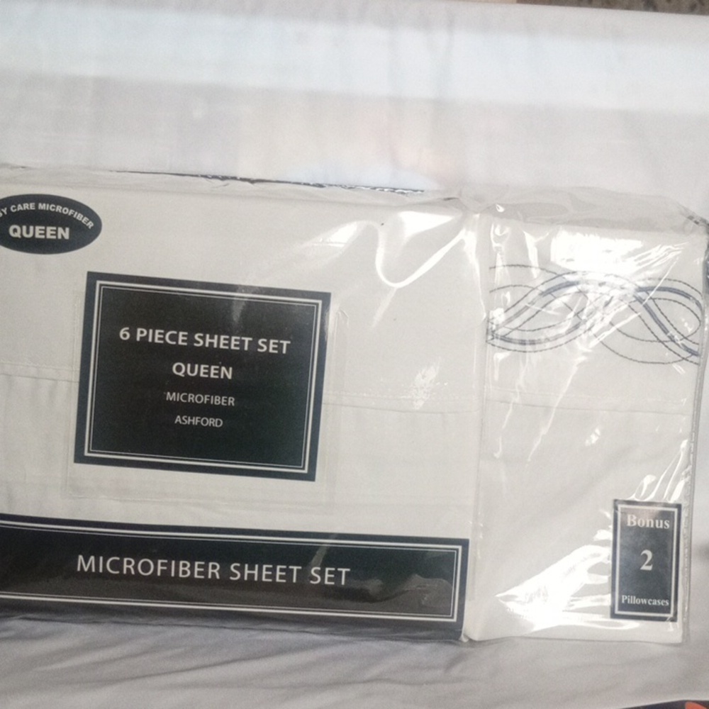 Victoria Classic Micro Fiber 6 piece Queen size, deep pocket, sheet set.